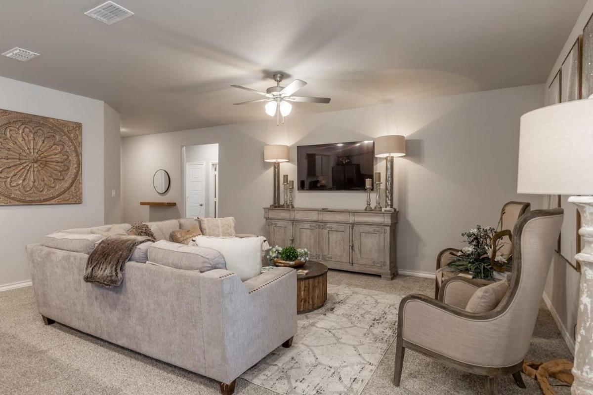Entire House~ Spacious~ Prime Location~ Backyard Lubbock Buitenkant foto